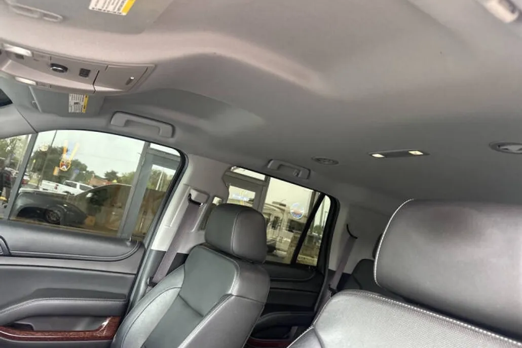 2017 Gmc Yukon SLT photo 1