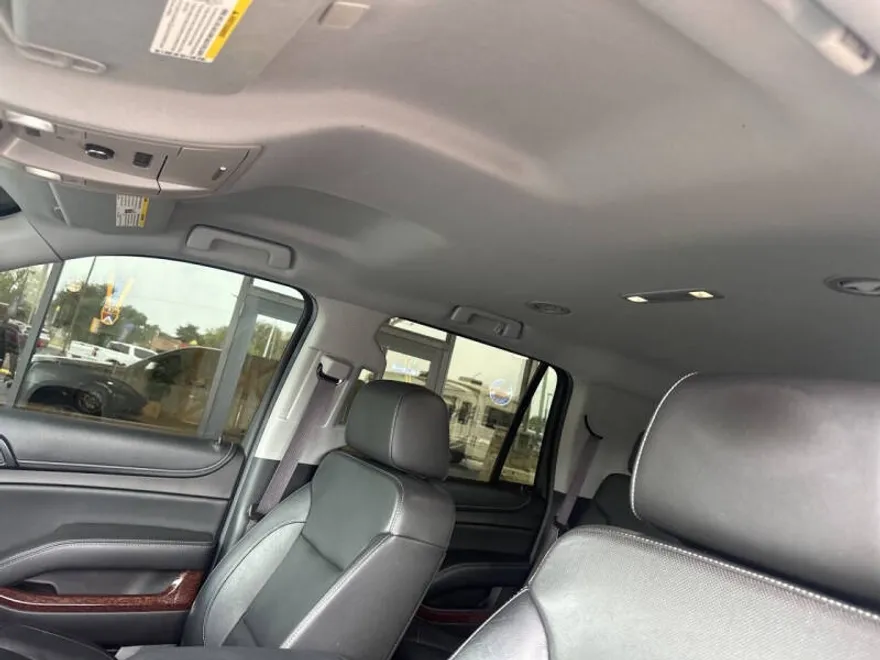 2017 Gmc Yukon SLT photo 1