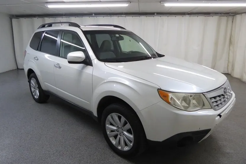 2012 Subaru Forester Premium photo 1