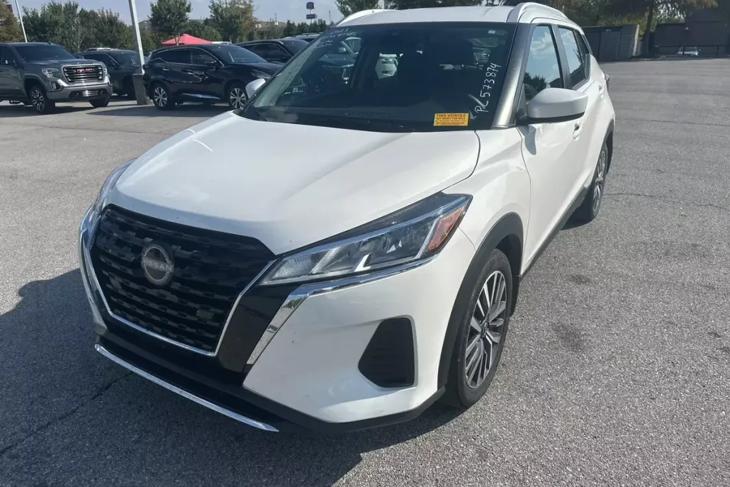 2023 Nissan Kicks SV photo 1