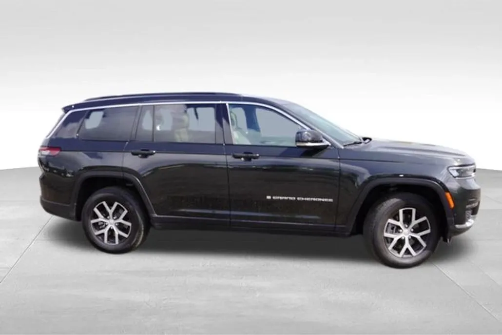 2024 Jeep Grand Cherokee Limited photo 1