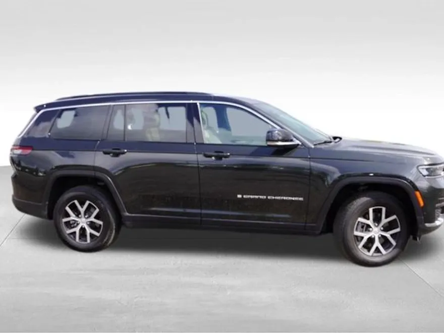 2024 Jeep Grand Cherokee Limited photo 1