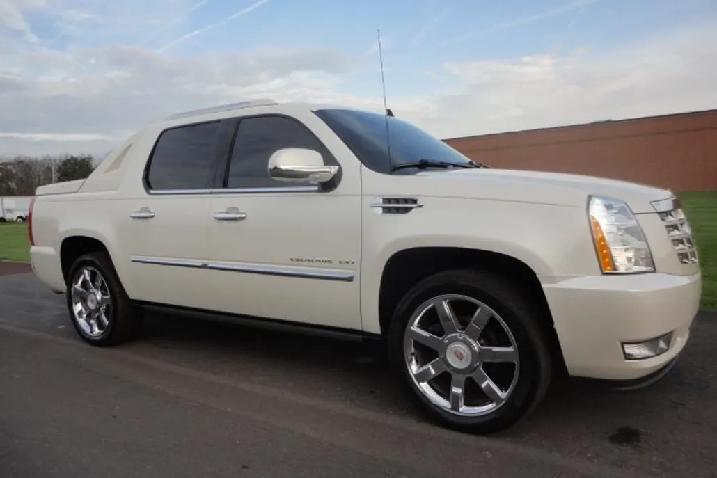2012 Cadillac Escalade EXT Premium photo 1