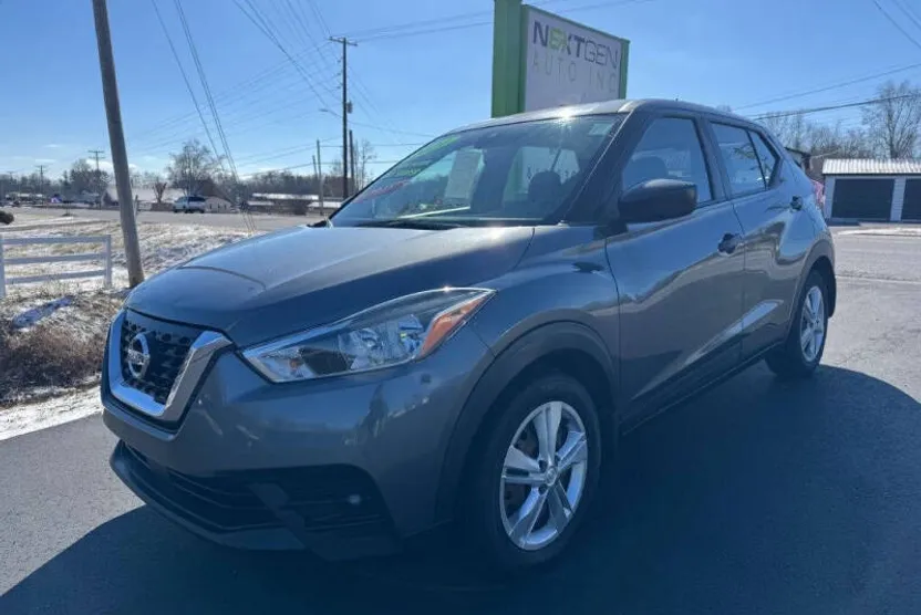 2020 Nissan Kicks S photo 1