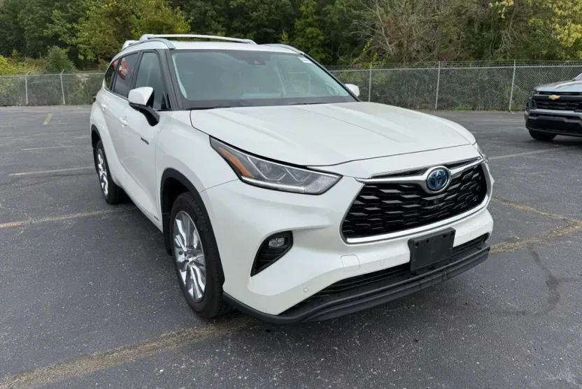 2021 Toyota Highlander Hybrid Limited photo 1