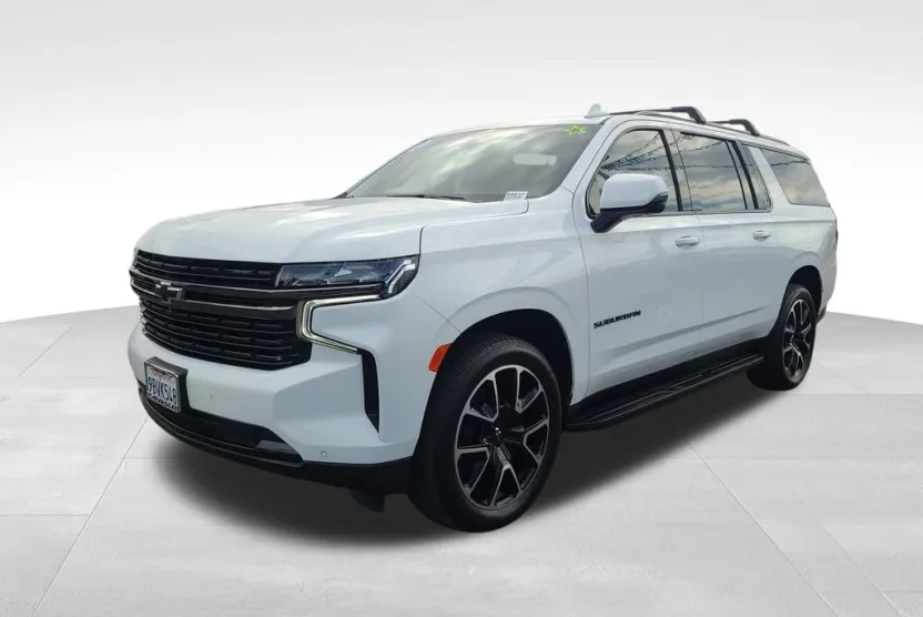 2022 Chevrolet Suburban RST photo 1