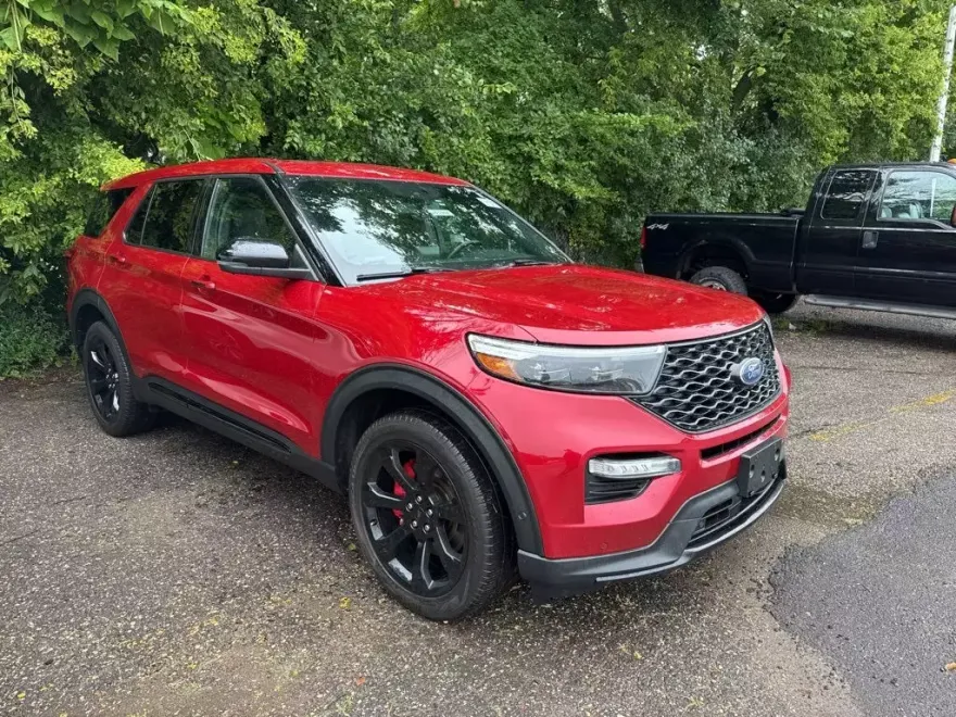 2022 Ford Explorer ST photo 1