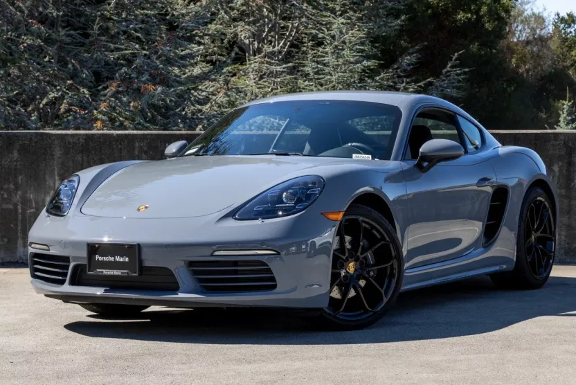 2024 Porsche Cayman photo 1