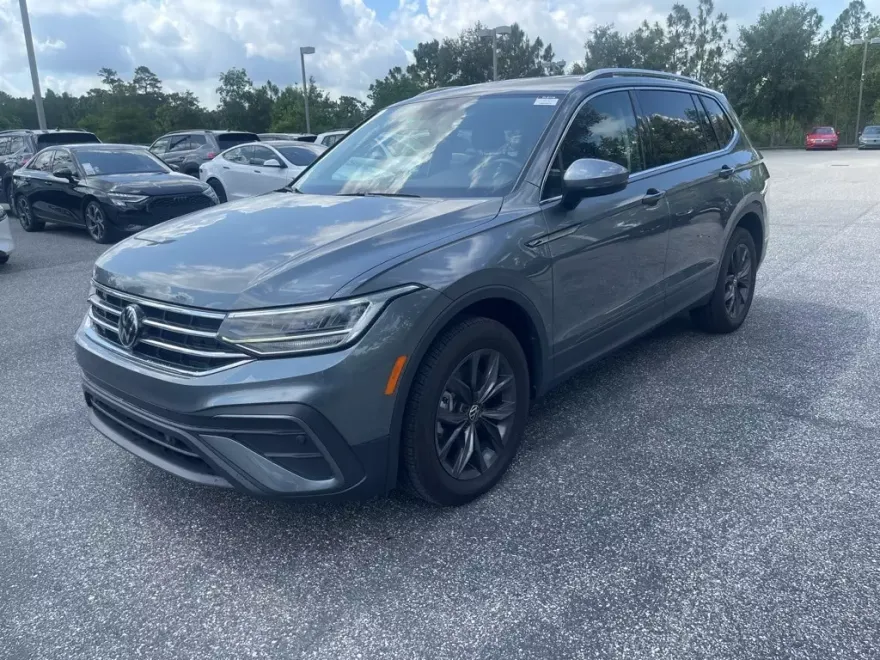 2024 Volkswagen Tiguan SE Wolfsburg Edition photo 1