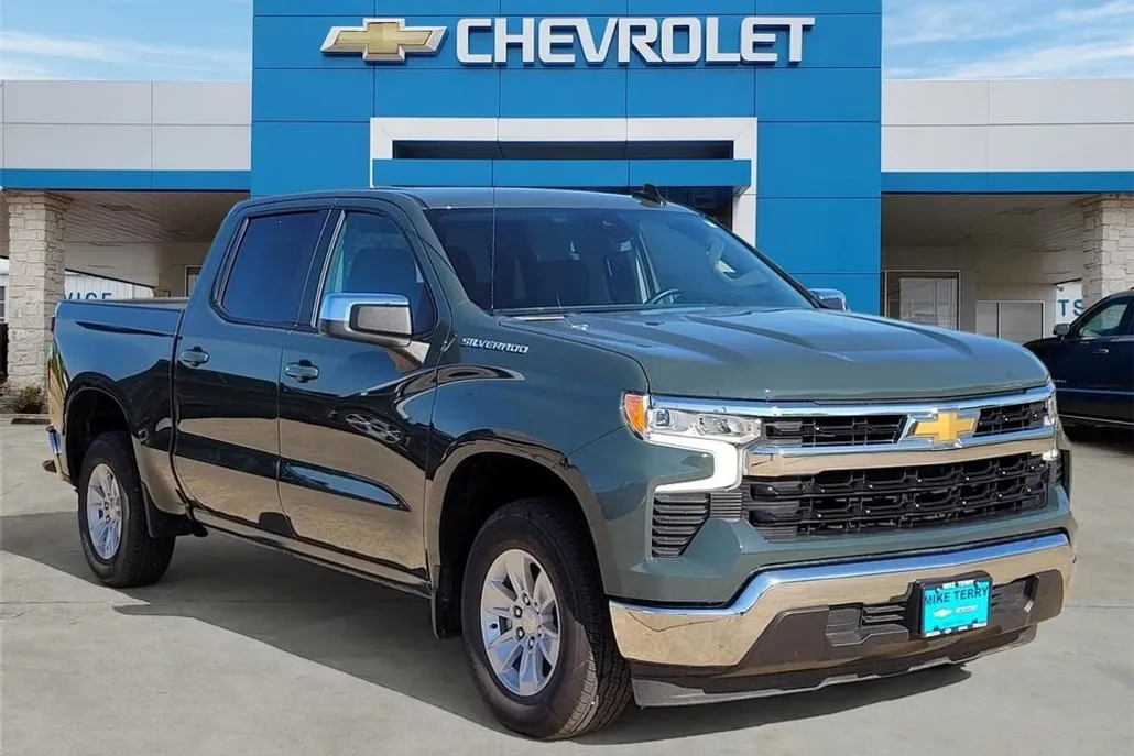 2025 Chevrolet Silverado 1500 LT photo 1