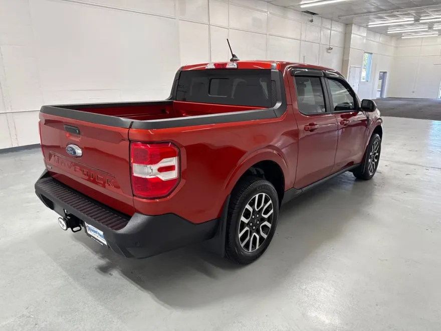 2023 Ford Maverick Lariat photo 1