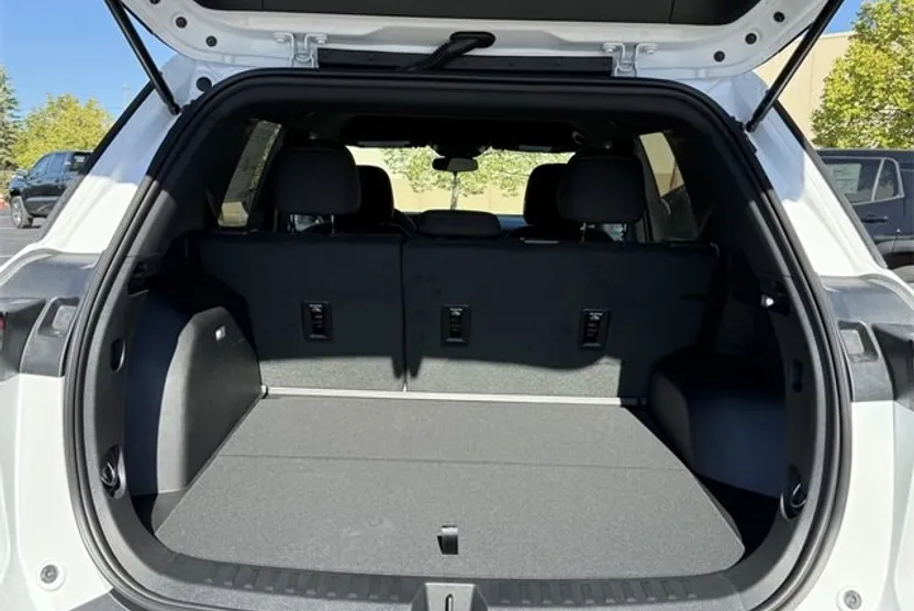 2026 Chevrolet Equinox LT photo 1