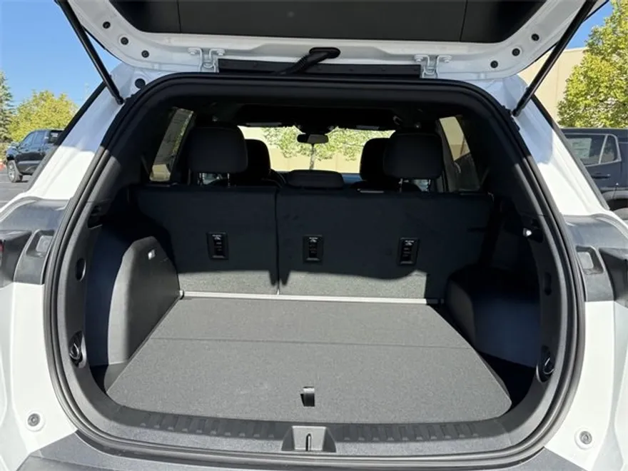 2026 Chevrolet Equinox LT photo 1