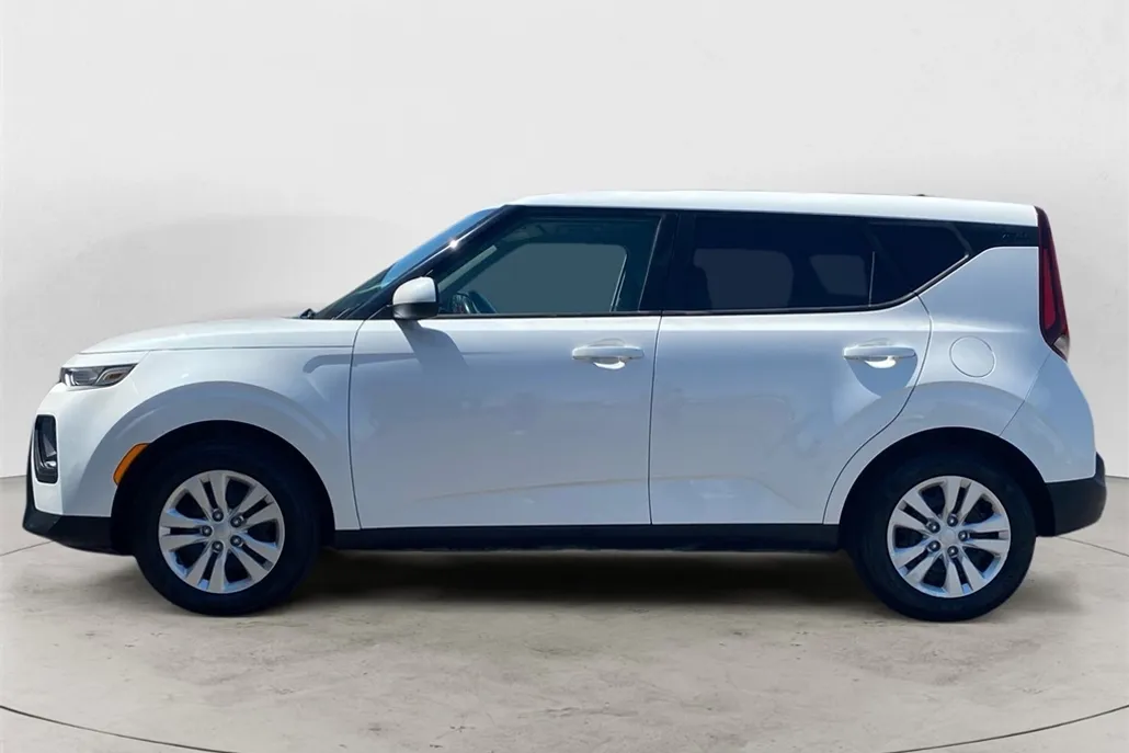 2020 Kia Soul LX photo 1