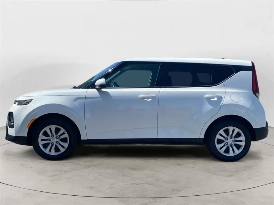 2020 Kia Soul LX photo 1