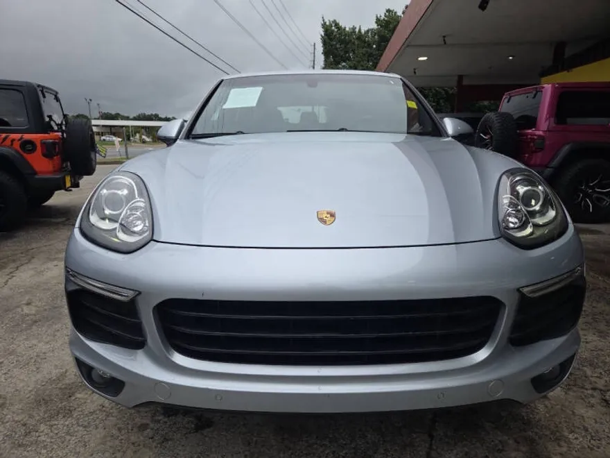 2016 Porsche Cayenne photo 1