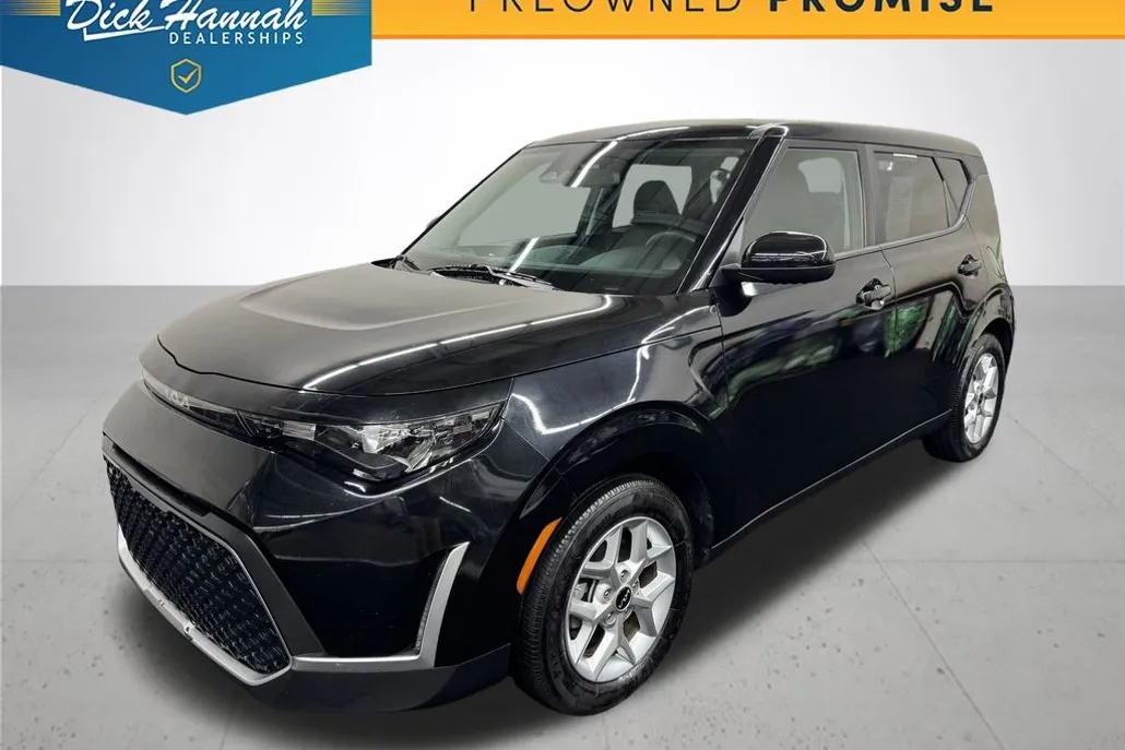 2023 Kia Soul LX photo 1