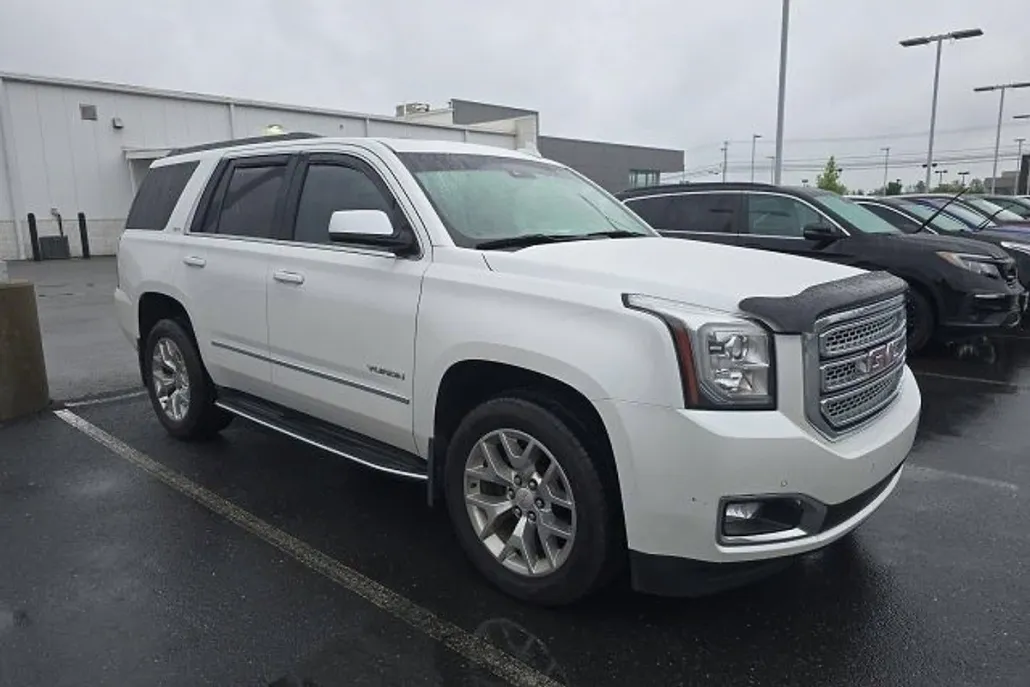2017 Gmc Yukon SLT photo 1