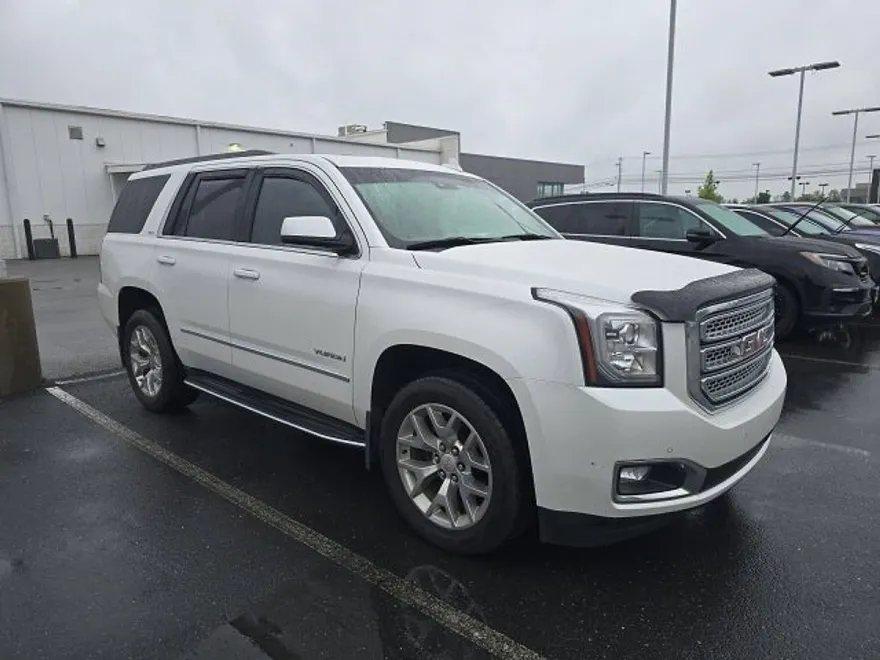 2017 Gmc Yukon SLT photo 1