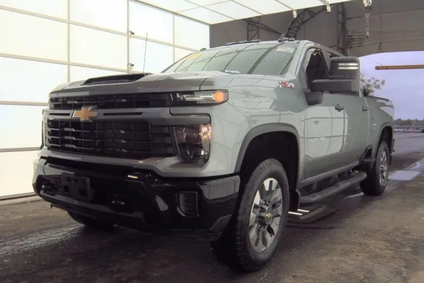 2024 Chevrolet Silverado 2500HD Custom photo 1