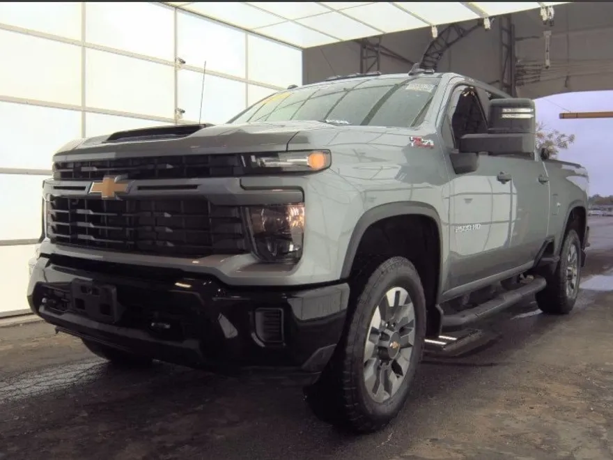 2024 Chevrolet Silverado 2500HD Custom photo 1