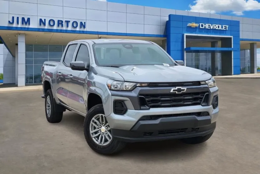 2026 Chevrolet Colorado LT photo 1