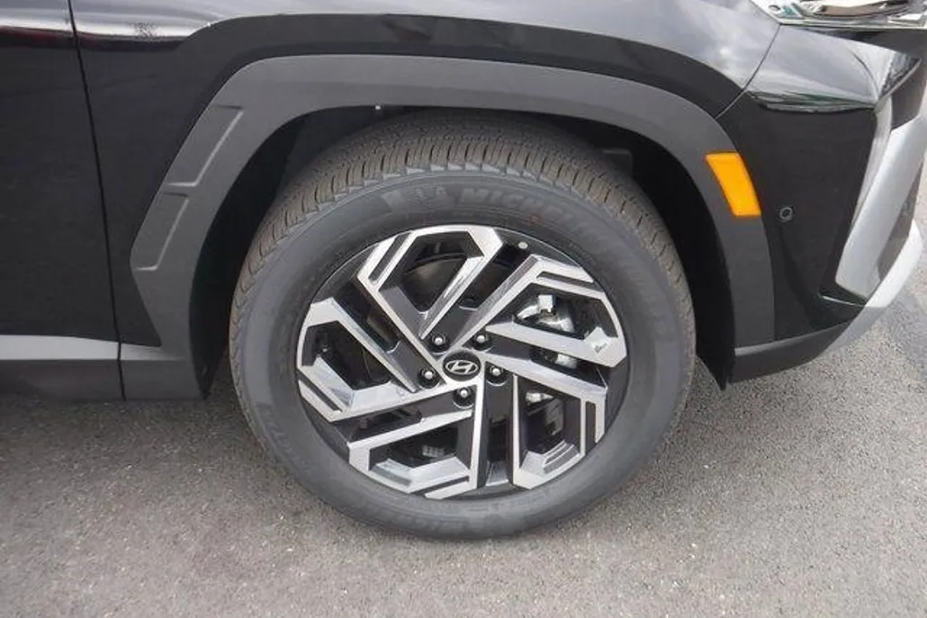 2025 Hyundai Tucson Hybrid Limited photo 1