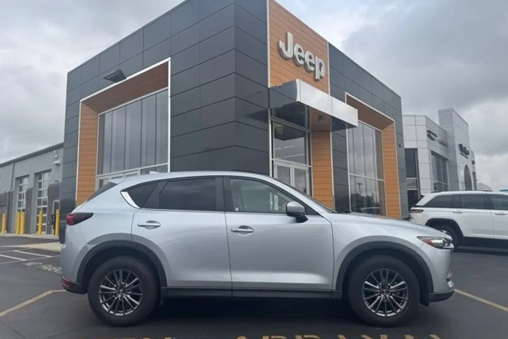 2021 Mazda CX-5 Touring photo 1