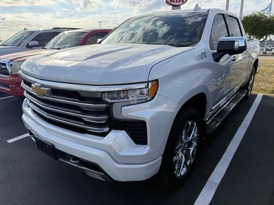 2024 Chevrolet Silverado 1500 High Country photo 1