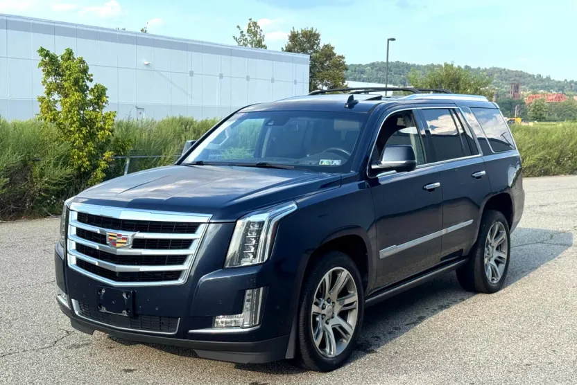 2017 Cadillac Escalade Premium Luxury photo 1