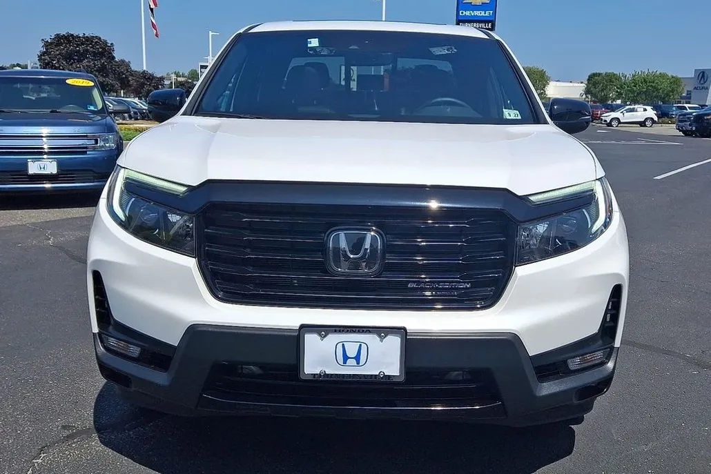2022 Honda Ridgeline Black Edition photo 1