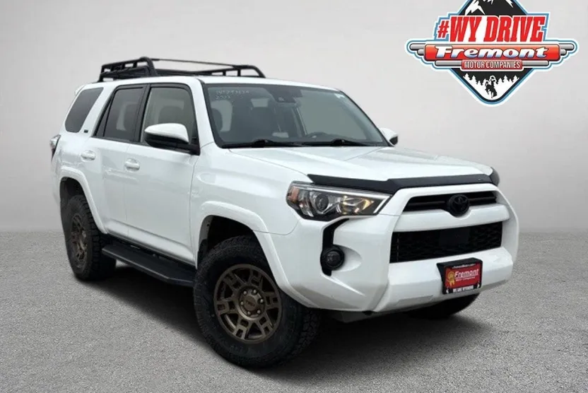 2023 Toyota 4Runner SR5 photo 1