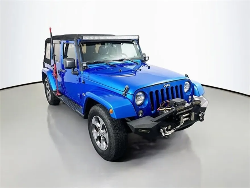 2015 Jeep Wrangler Unlimited Sahara photo 1