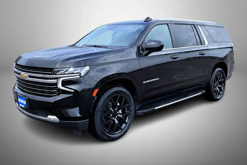 2021 Chevrolet Suburban LT photo 1