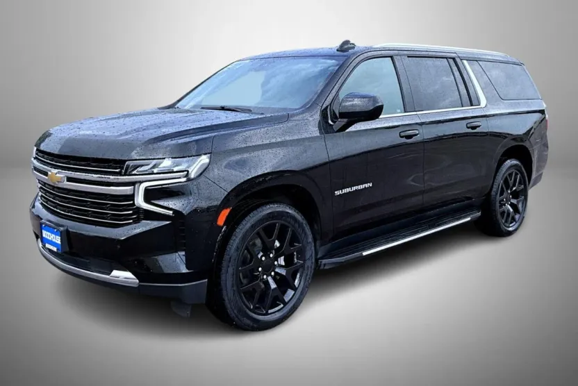 2021 Chevrolet Suburban LT photo 1