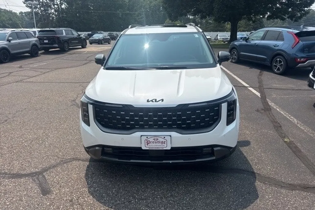 2026 Kia Carnival SX photo 1
