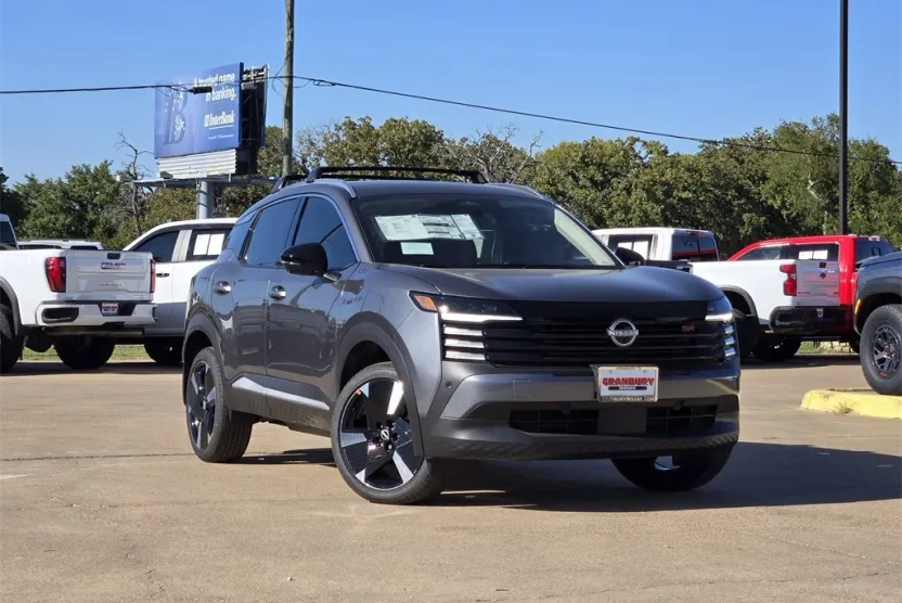 2026 Nissan Kicks SR photo 1