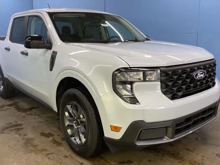 2025 Ford Maverick XLT photo 1