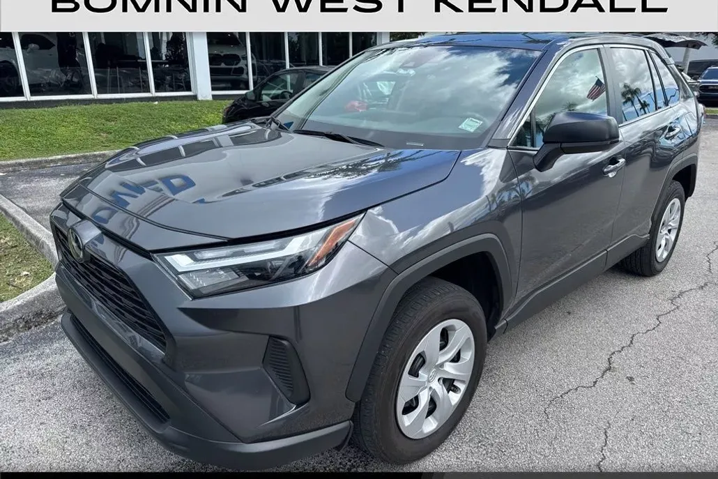 2024 Toyota RAV4 LE photo 1