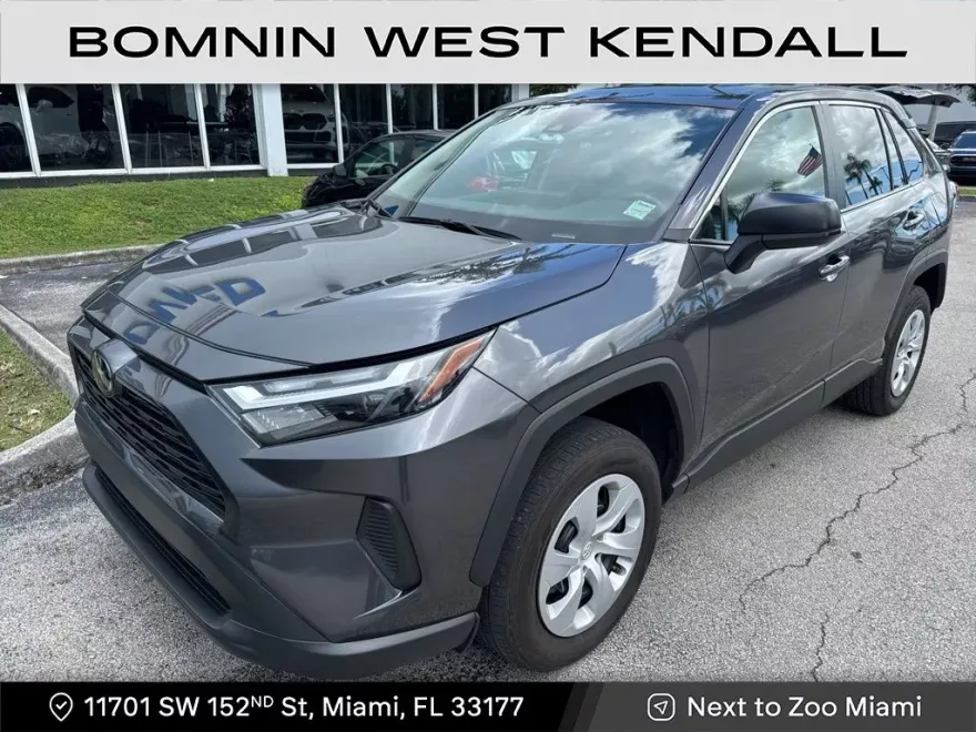 2024 Toyota RAV4 LE photo 1