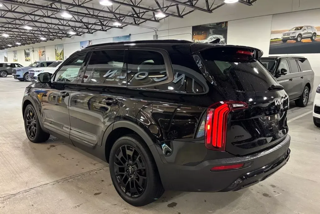 2022 Kia Telluride SX photo 1