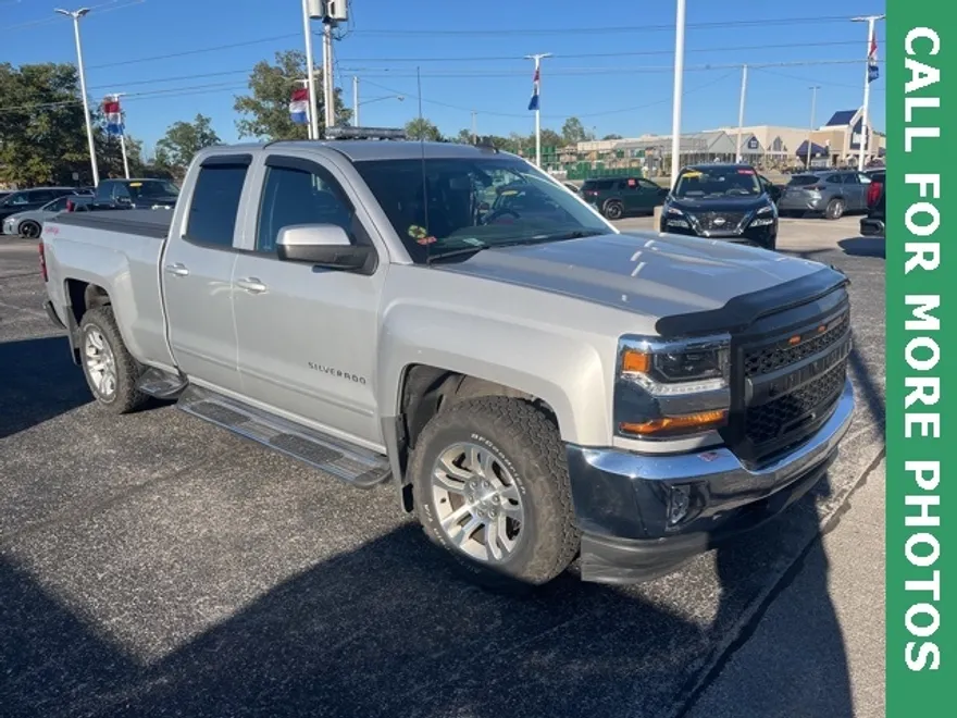 2017 Chevrolet Silverado 1500 LT photo 1