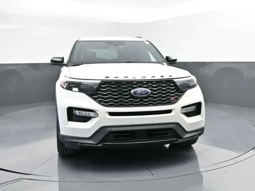 2021 Ford Explorer ST photo 1