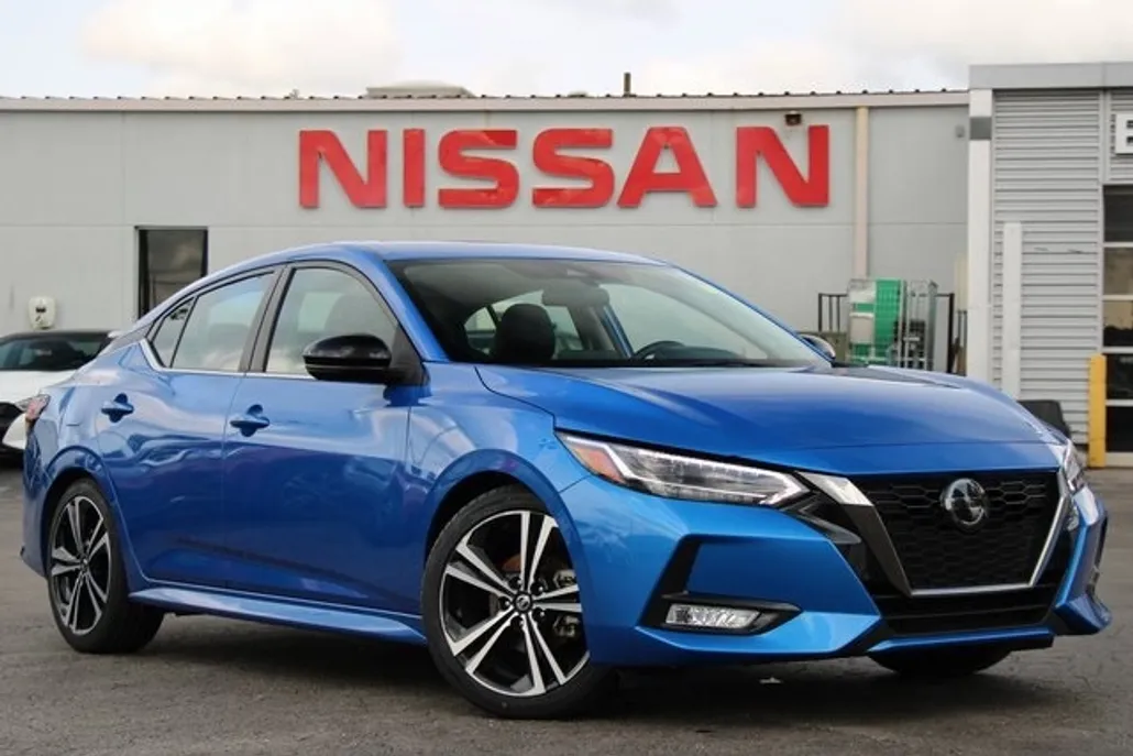2023 Nissan Sentra SR photo 1