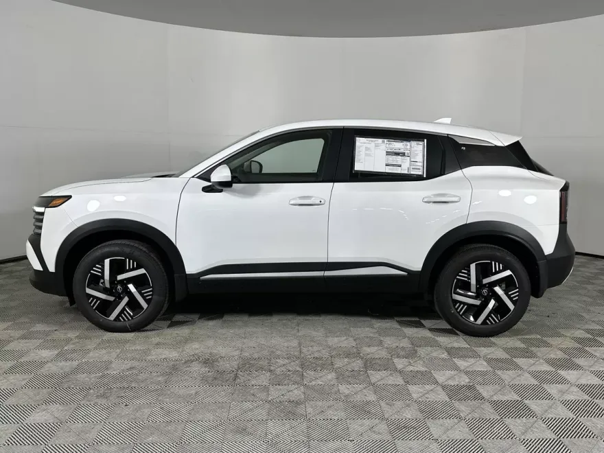 2025 Nissan Kicks SV photo 1