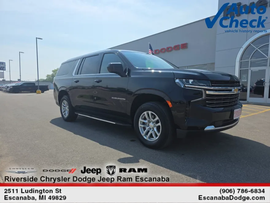 2023 Chevrolet Suburban LT photo 1