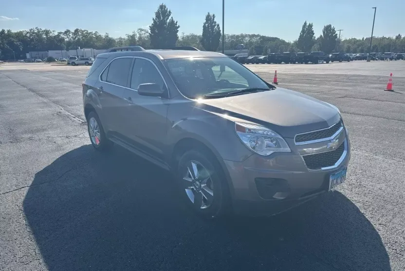 2012 Chevrolet Equinox LT photo 1