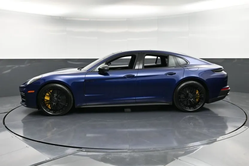 2026 Porsche Panamera Turbo S photo 1