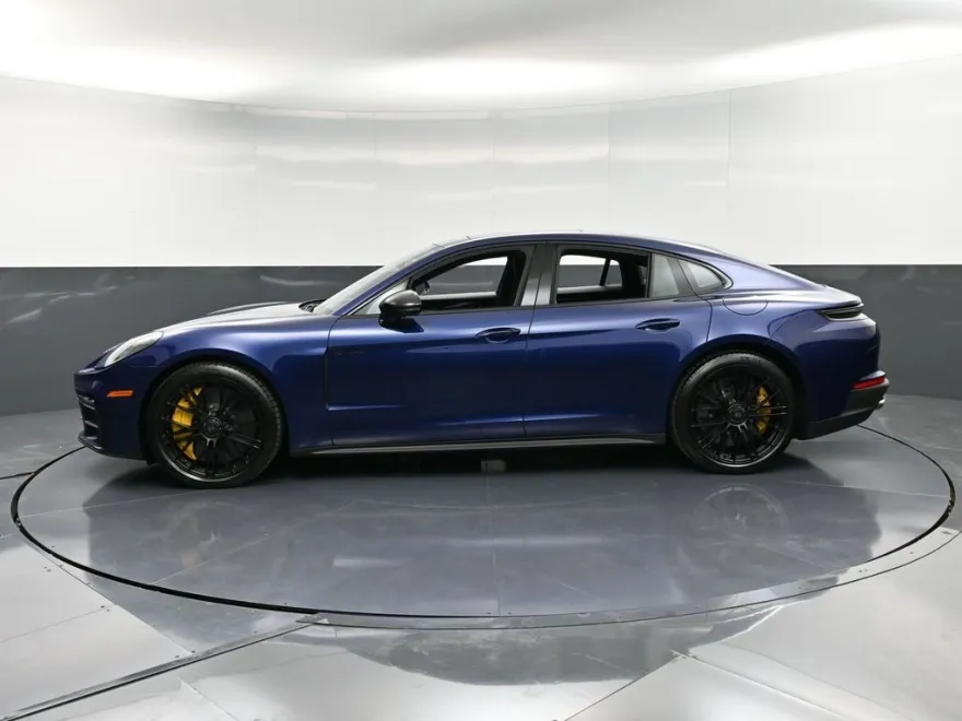 2026 Porsche Panamera Turbo S photo 1