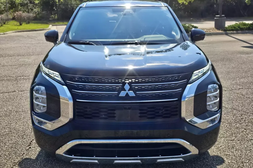 2022 Mitsubishi Outlander SE photo 1
